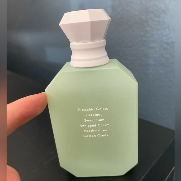 KAYALI Yum Pistachio Gelato Perfume - Picture 2 of 3